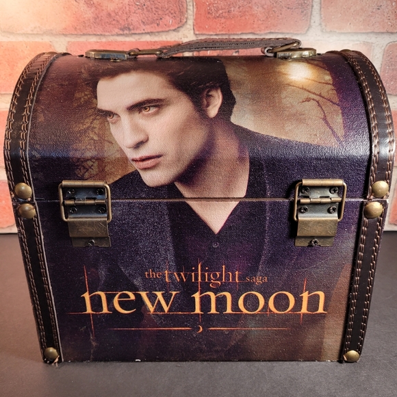 RARE Twilight New Moon Edward Trunk NECA - Picture 3 of 9